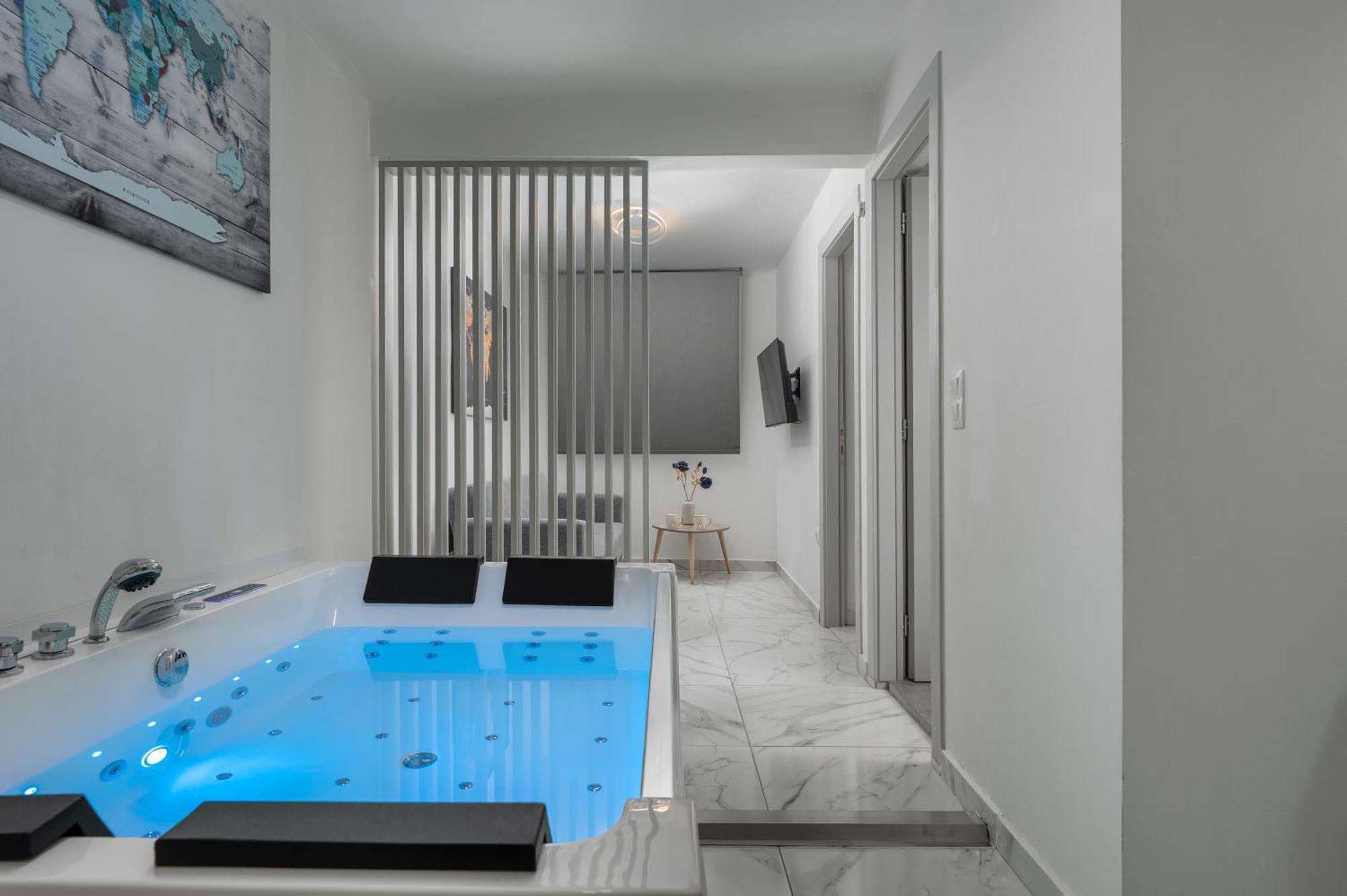 Premium Jacuzzi Suite At The City Center, By Aqua Platinum Thessaloniki Exterior photo